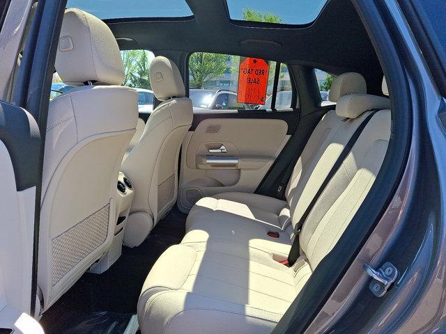 new 2025 Mercedes-Benz GLA 250 car, priced at $52,160