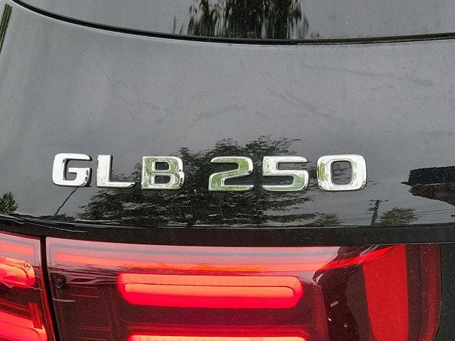 new 2024 Mercedes-Benz GLB 250 car, priced at $44,825