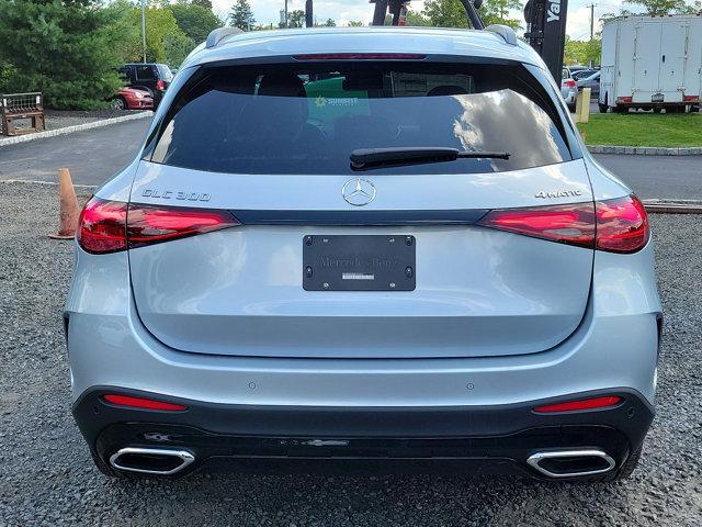 new 2024 Mercedes-Benz GLC 300 car, priced at $55,285