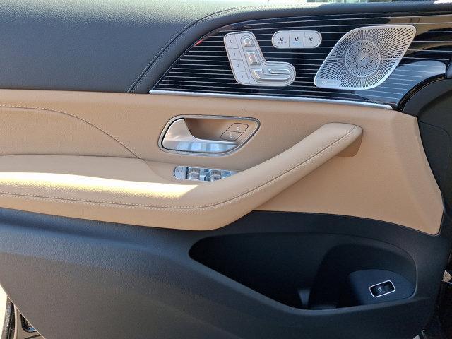 new 2025 Mercedes-Benz GLS 580 car, priced at $121,475