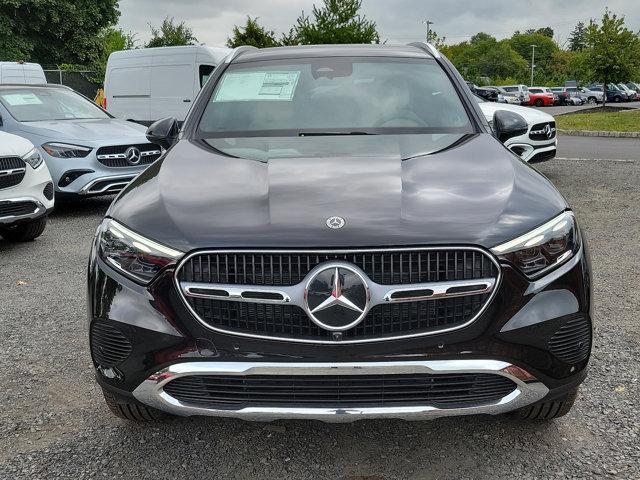 new 2025 Mercedes-Benz GLC 300 car, priced at $58,935