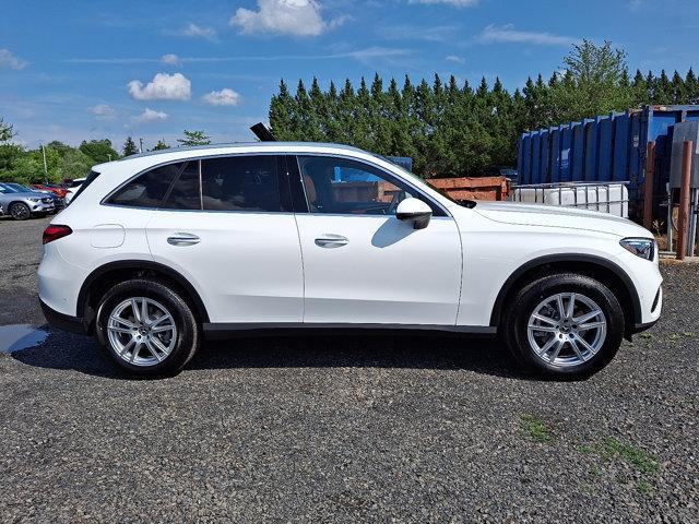 new 2025 Mercedes-Benz GLC 300 car, priced at $61,370