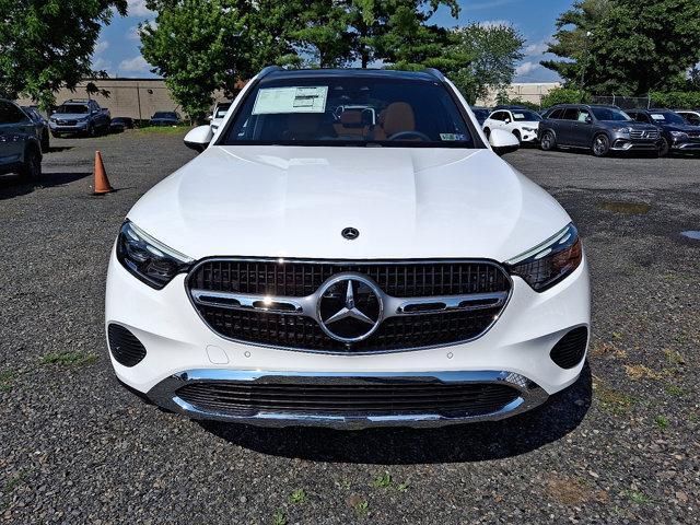 new 2025 Mercedes-Benz GLC 300 car, priced at $61,370
