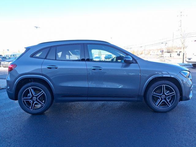 new 2025 Mercedes-Benz GLA 250 car, priced at $54,185