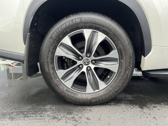 used 2020 Toyota Highlander car, priced at $33,166
