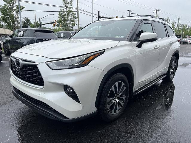 used 2020 Toyota Highlander car, priced at $33,166