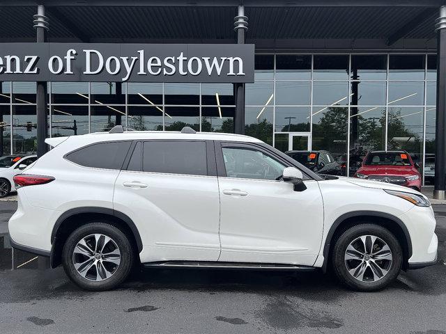 used 2020 Toyota Highlander car, priced at $33,166