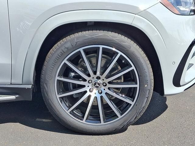 new 2025 Mercedes-Benz GLS 580 car, priced at $124,180
