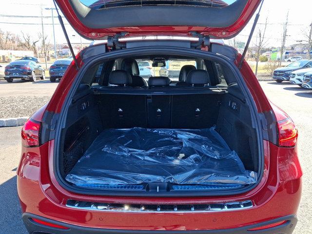 new 2025 Mercedes-Benz GLC 300 car, priced at $62,095