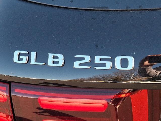 new 2025 Mercedes-Benz GLB 250 car, priced at $49,595
