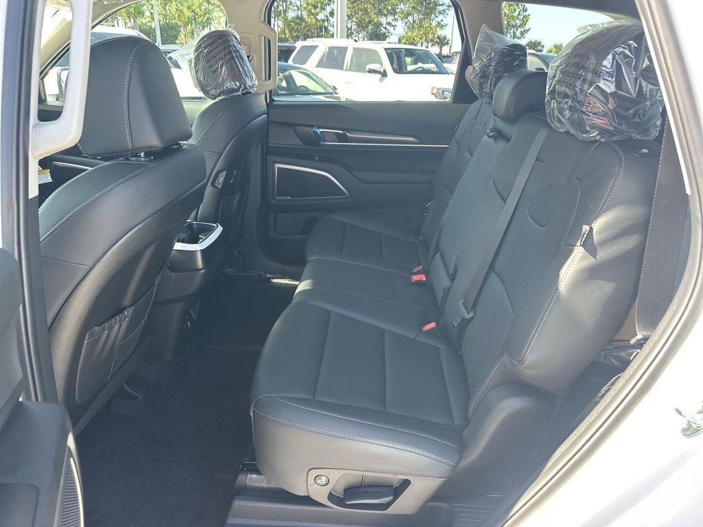 new 2025 Kia Telluride car, priced at $37,990