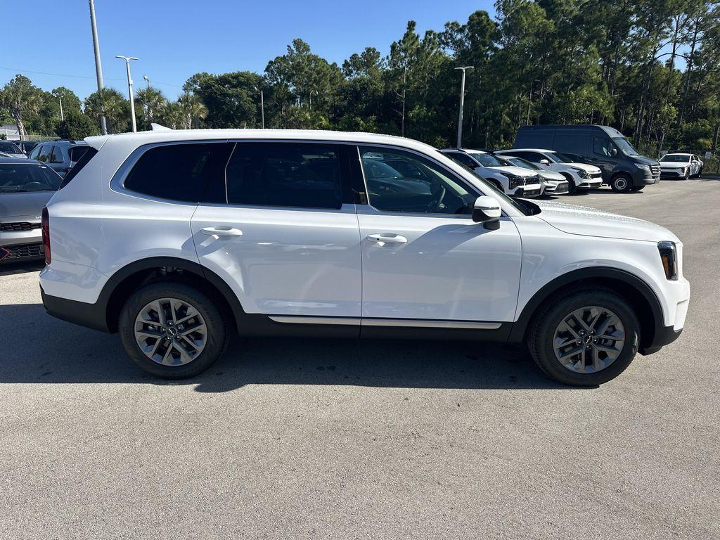 new 2025 Kia Telluride car, priced at $37,990