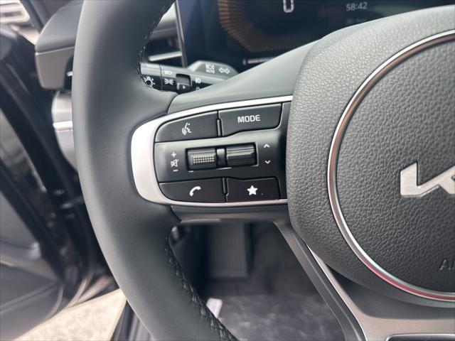 new 2025 Kia K5 car, priced at $29,550