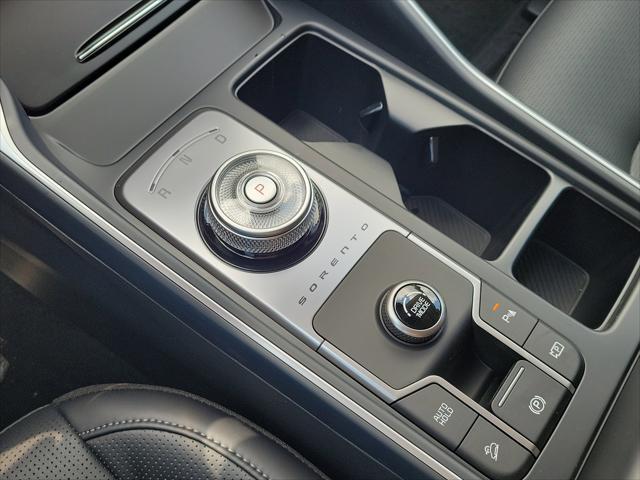 new 2025 Kia Sorento Hybrid car, priced at $41,695
