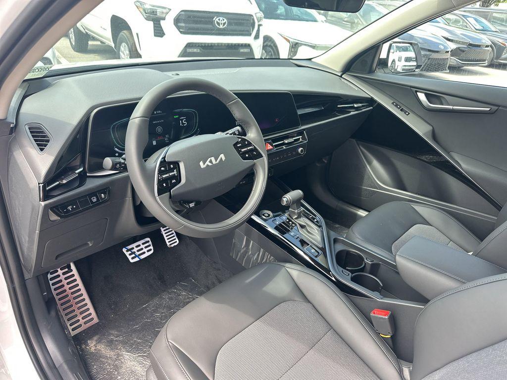 new 2025 Kia Niro car, priced at $32,693