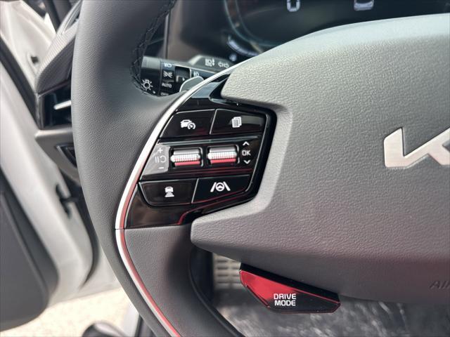 new 2025 Kia Niro car, priced at $34,055