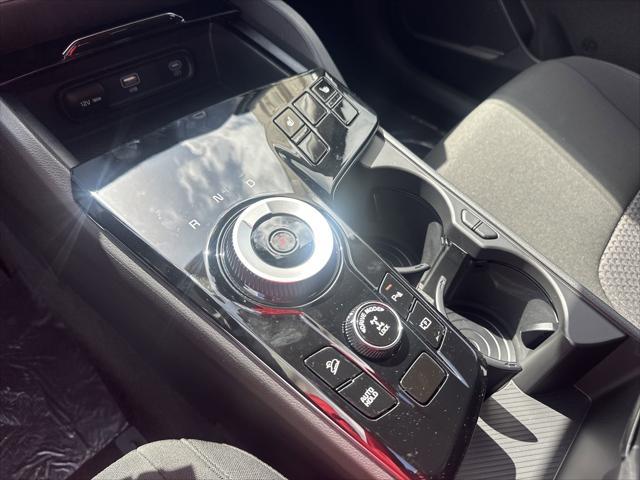 new 2025 Kia Sportage Hybrid car, priced at $32,255