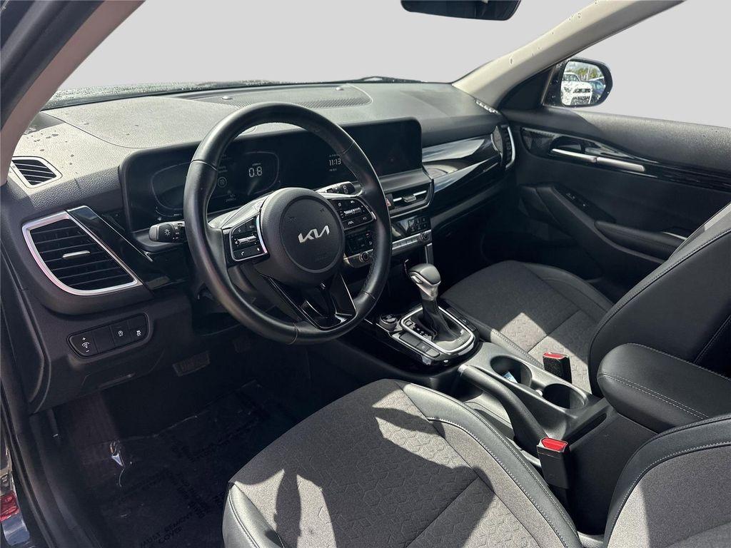 used 2025 Kia Seltos car, priced at $20,139