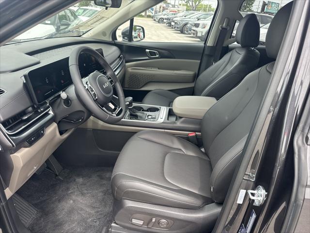 new 2025 Kia Carnival car, priced at $39,690