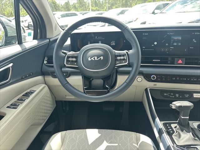 new 2025 Kia Carnival car, priced at $43,695