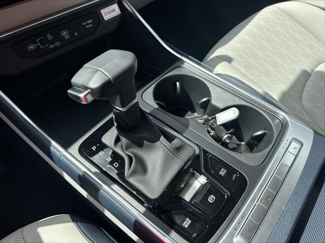 new 2025 Kia Carnival car, priced at $43,695