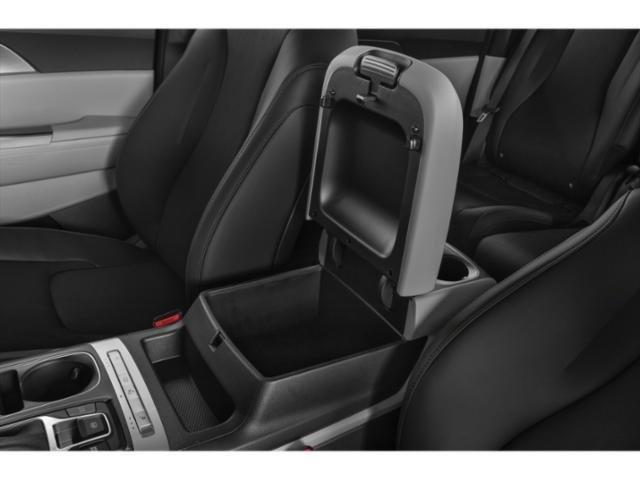 used 2023 Kia Carnival car