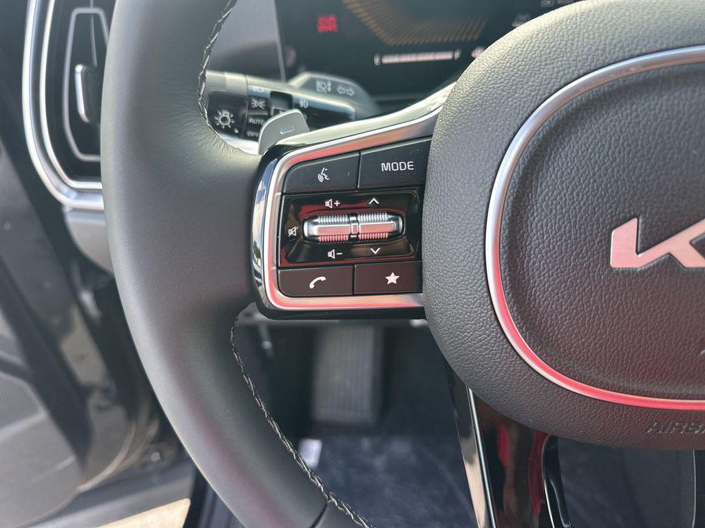 new 2025 Kia Sorento Hybrid car, priced at $40,425