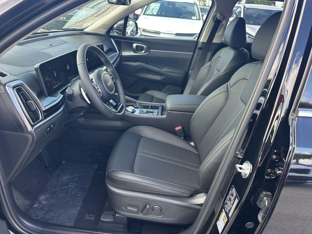 new 2025 Kia Sorento Hybrid car, priced at $40,425