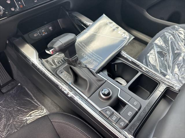 new 2025 Kia Sorento car, priced at $33,735