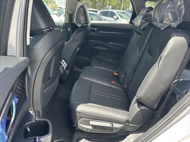 new 2025 Kia Sorento car, priced at $38,739