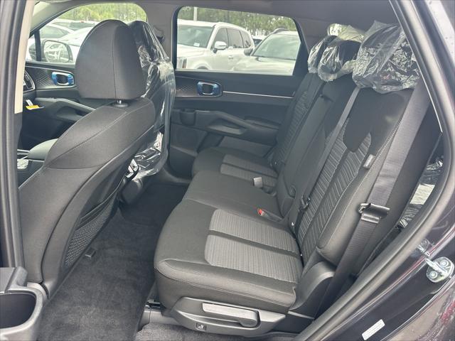 new 2025 Kia Sorento car, priced at $33,398