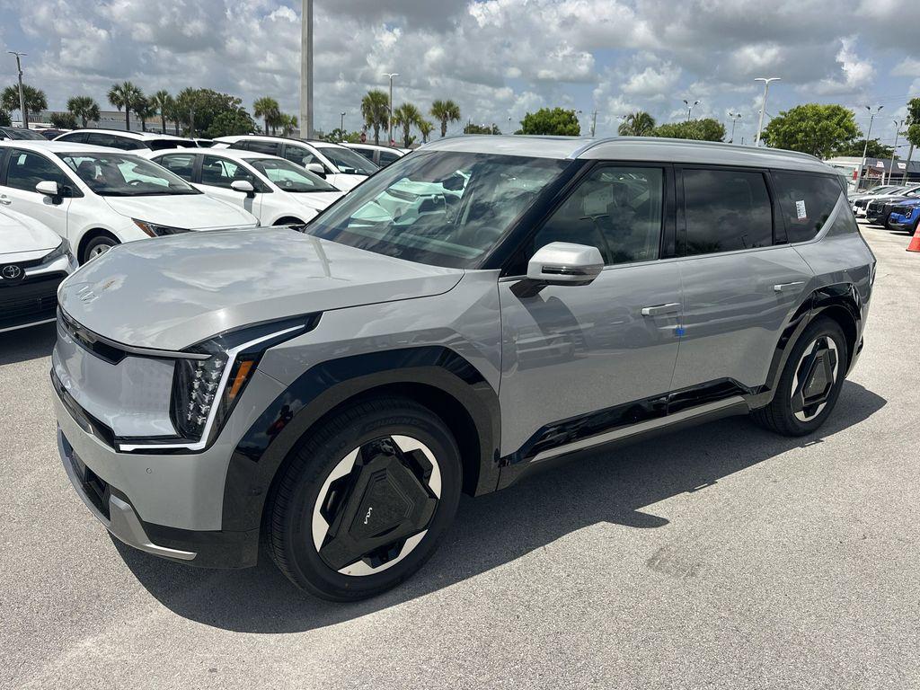 new 2026 Kia EV9 car, priced at $62,075