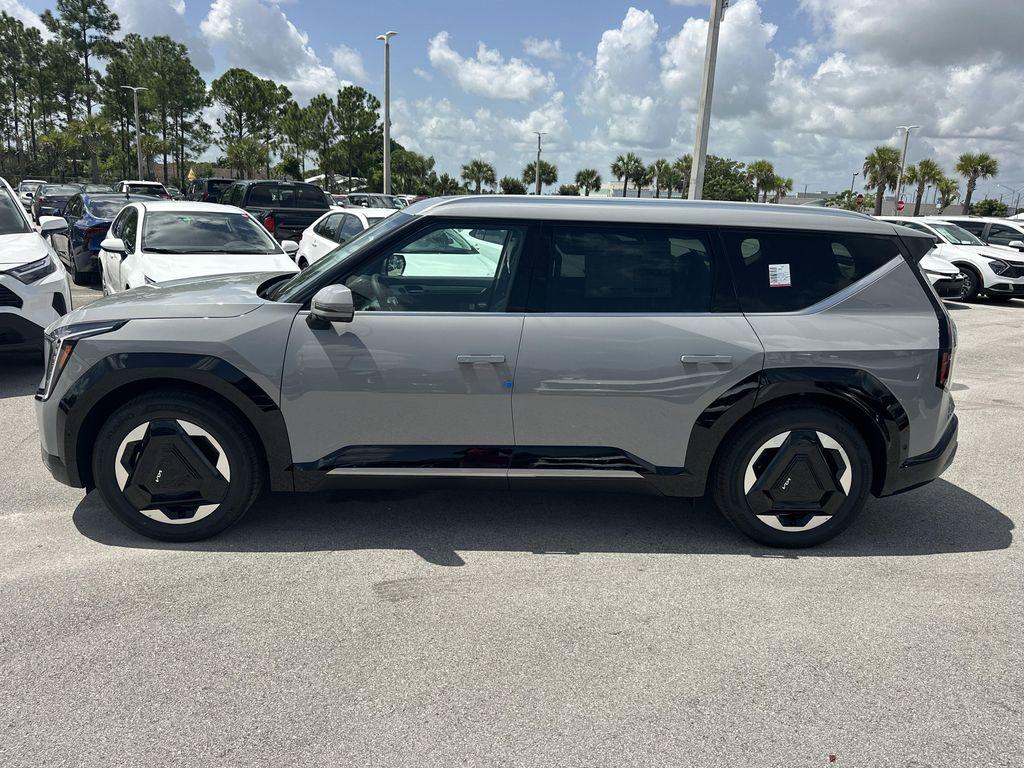 new 2026 Kia EV9 car, priced at $62,075