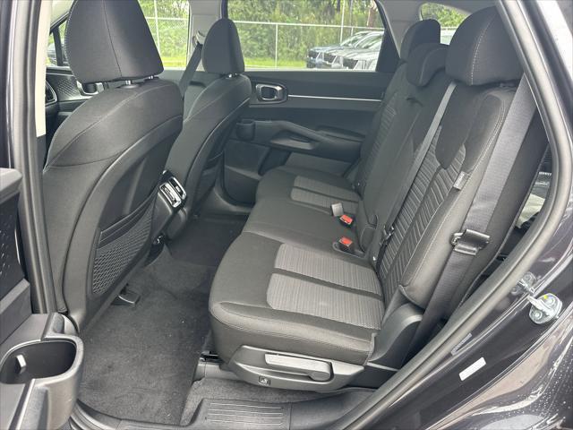 new 2025 Kia Sorento car, priced at $33,735