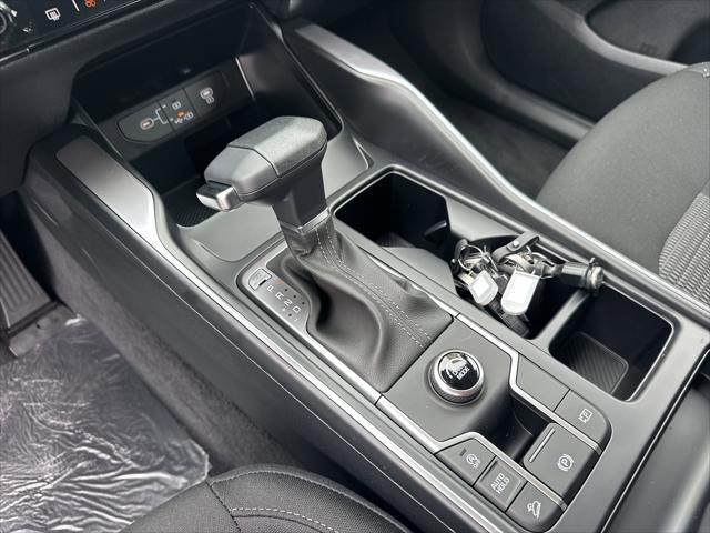 new 2025 Kia Sorento car, priced at $33,735