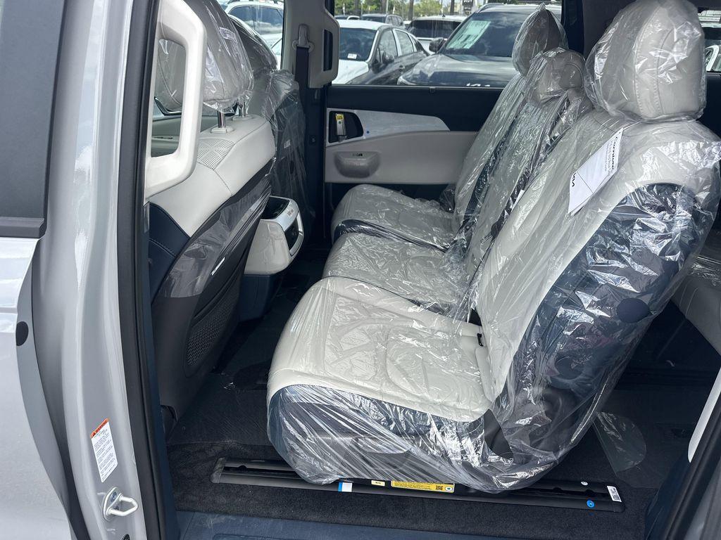 new 2026 Kia Carnival Hybrid car, priced at $45,385