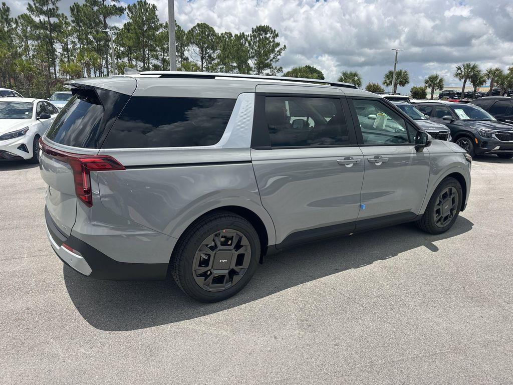 new 2026 Kia Carnival Hybrid car, priced at $45,385