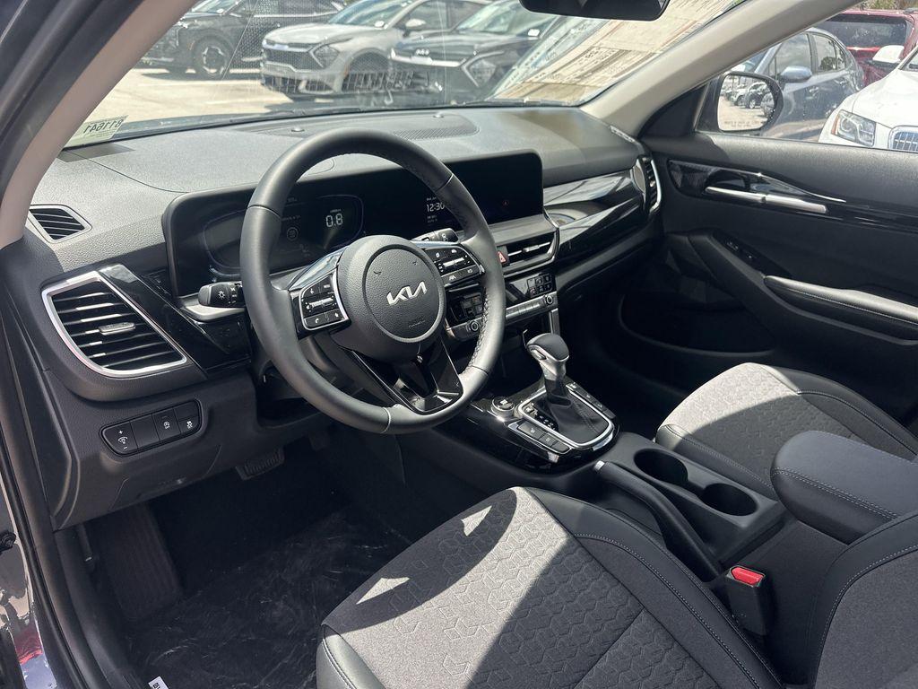 new 2025 Kia Seltos car, priced at $27,500