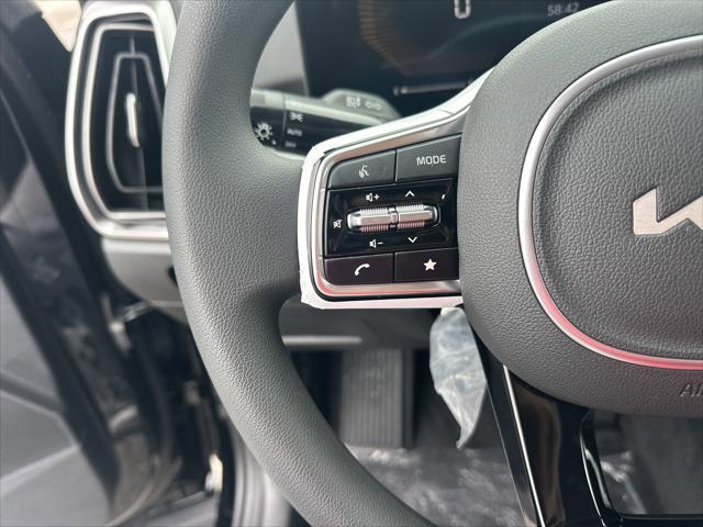 new 2025 Kia Sorento car, priced at $33,735