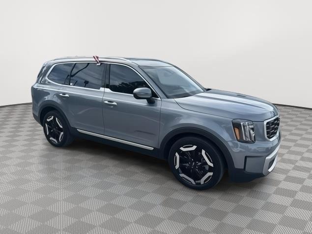 used 2024 Kia Telluride car, priced at $32,174