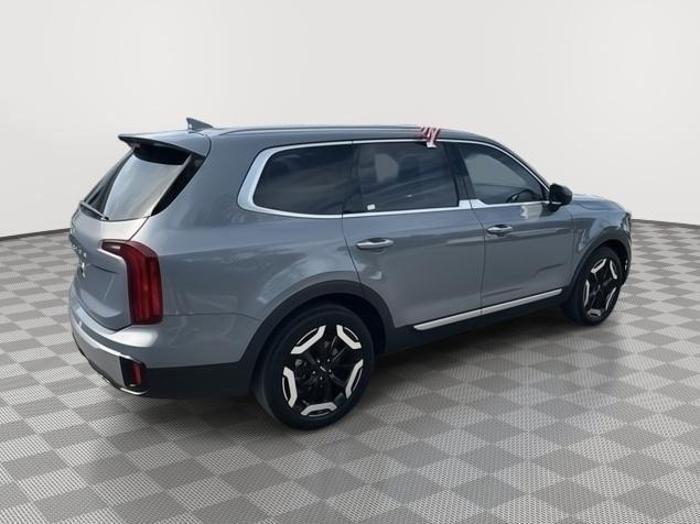 used 2024 Kia Telluride car, priced at $32,174