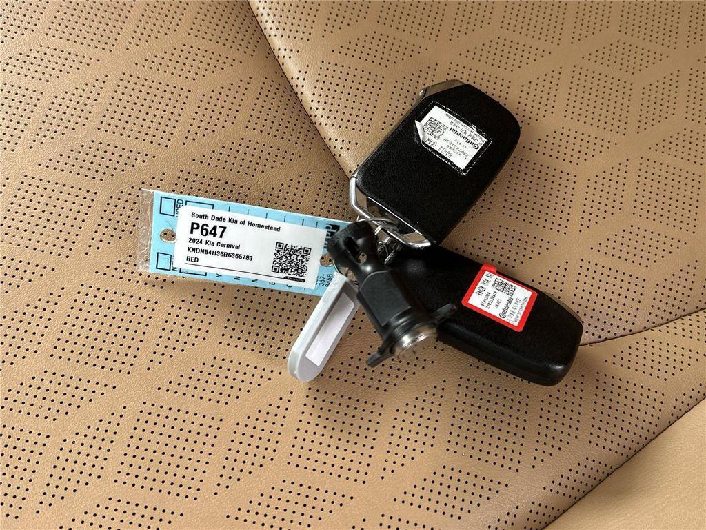 used 2024 Kia Carnival car, priced at $30,178