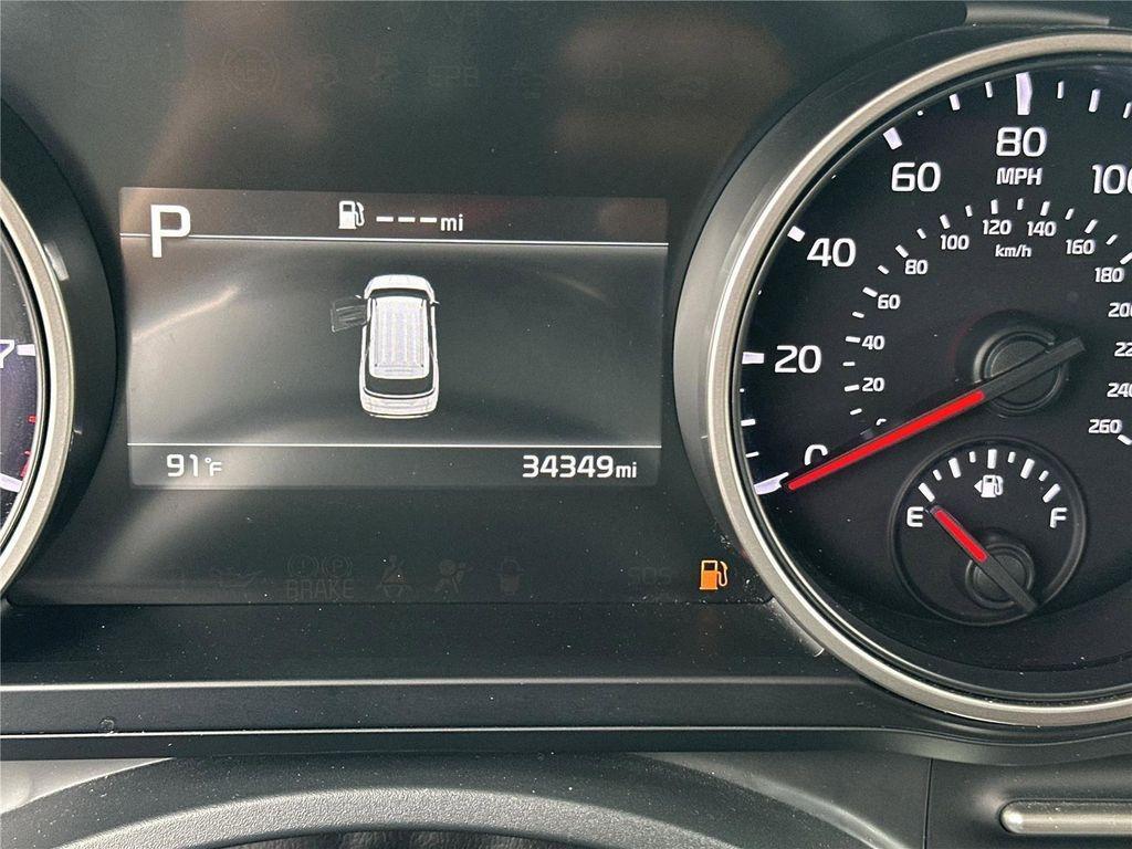 used 2024 Kia Carnival car, priced at $30,178