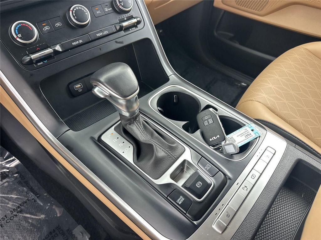 used 2024 Kia Carnival car, priced at $30,178