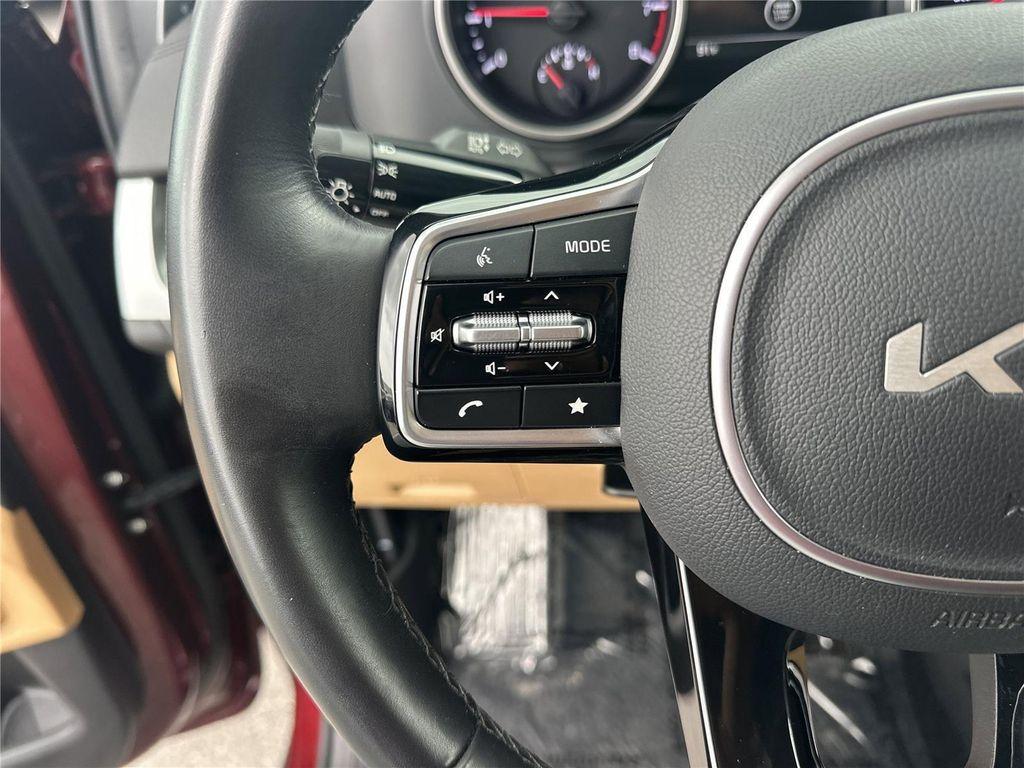 used 2024 Kia Carnival car, priced at $30,178