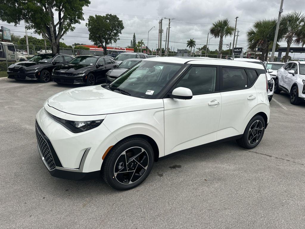 new 2025 Kia Soul car, priced at $25,137