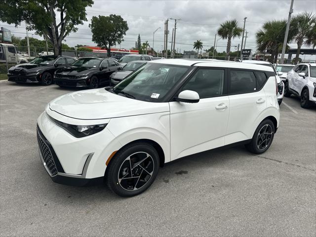 new 2025 Kia Soul car, priced at $26,138