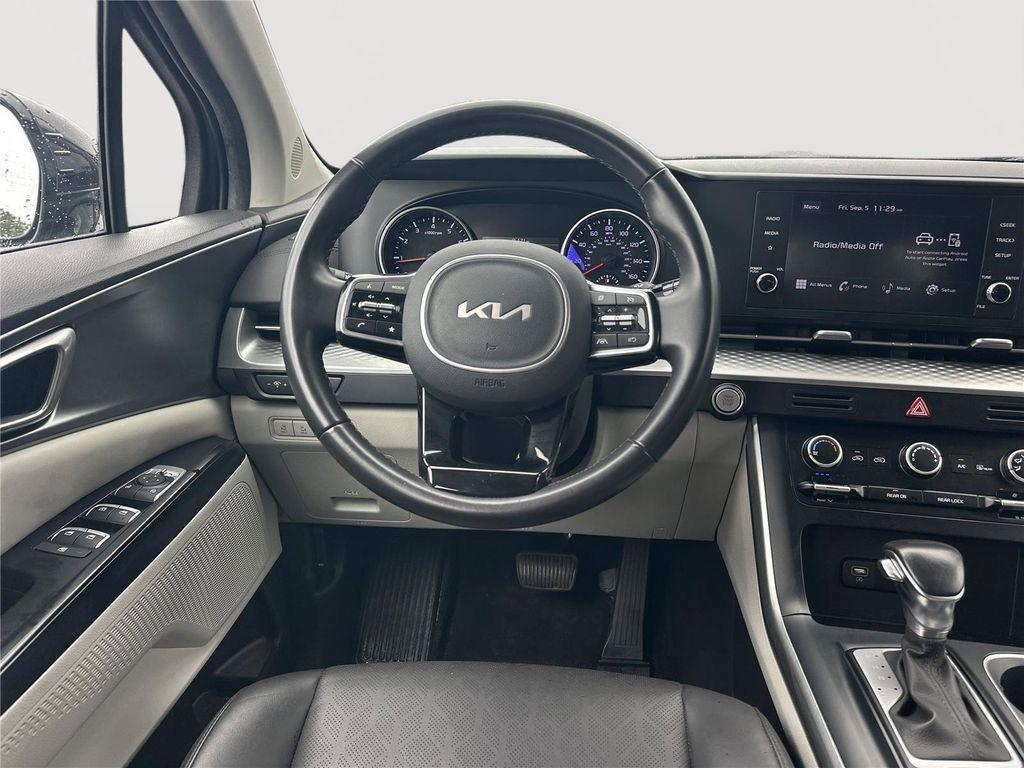 used 2024 Kia Carnival car, priced at $29,684