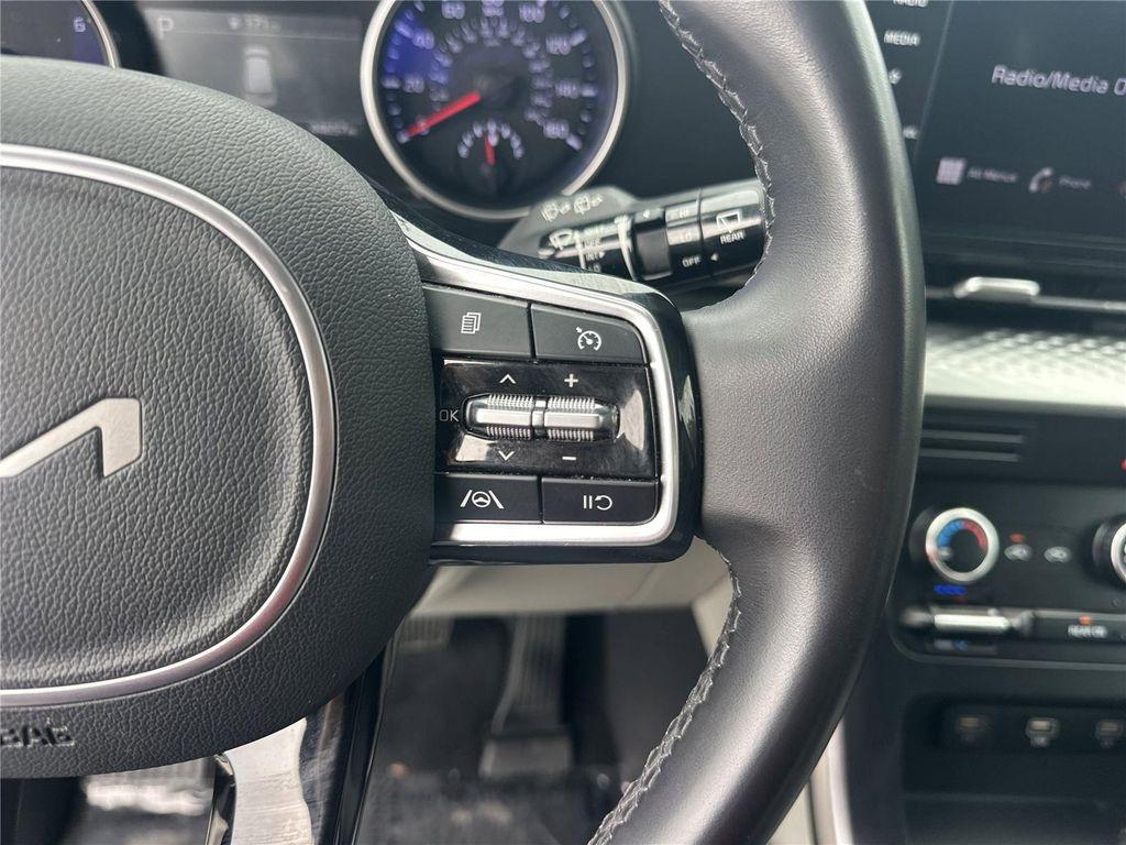 used 2024 Kia Carnival car, priced at $29,684