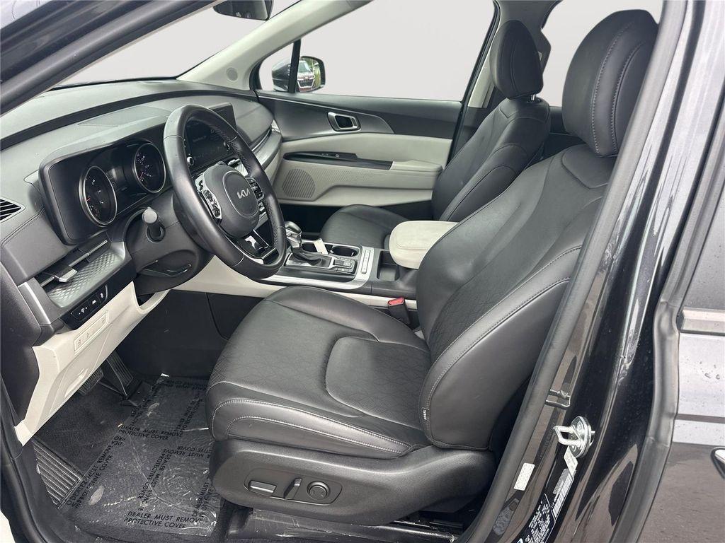 used 2024 Kia Carnival car, priced at $29,684